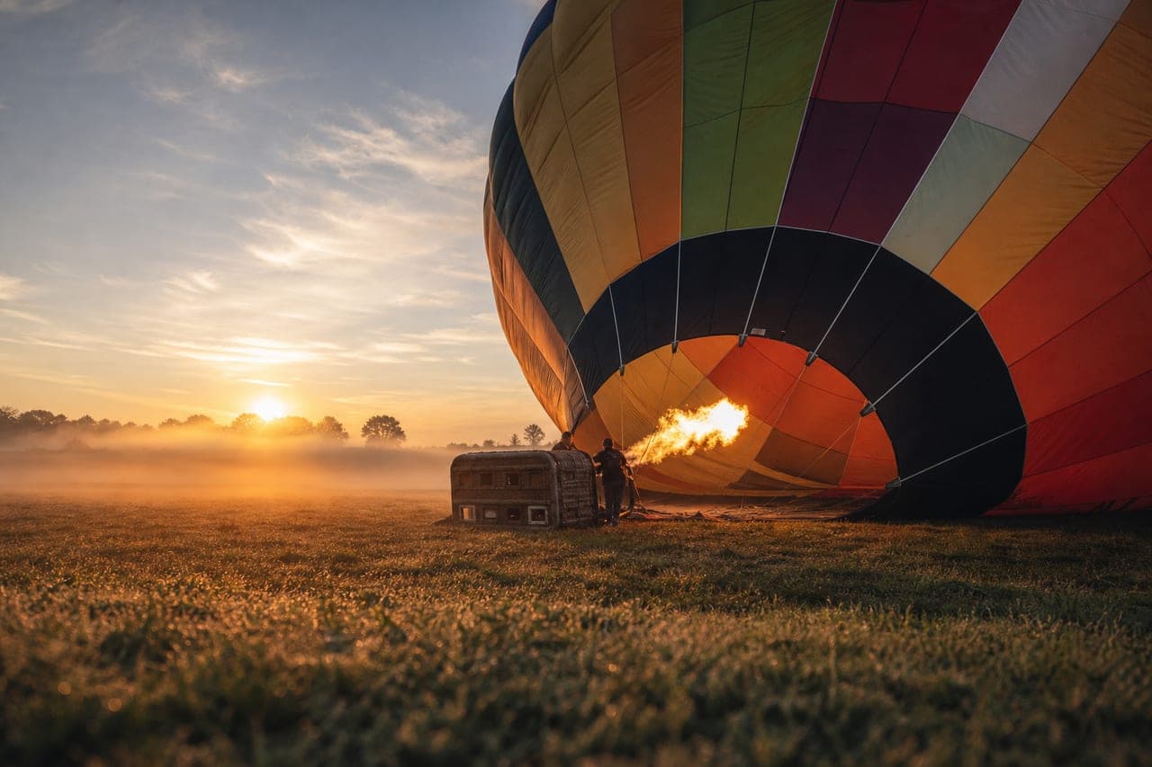 Vuelo en globo al amanecer sobre Montserrat — foto 1
