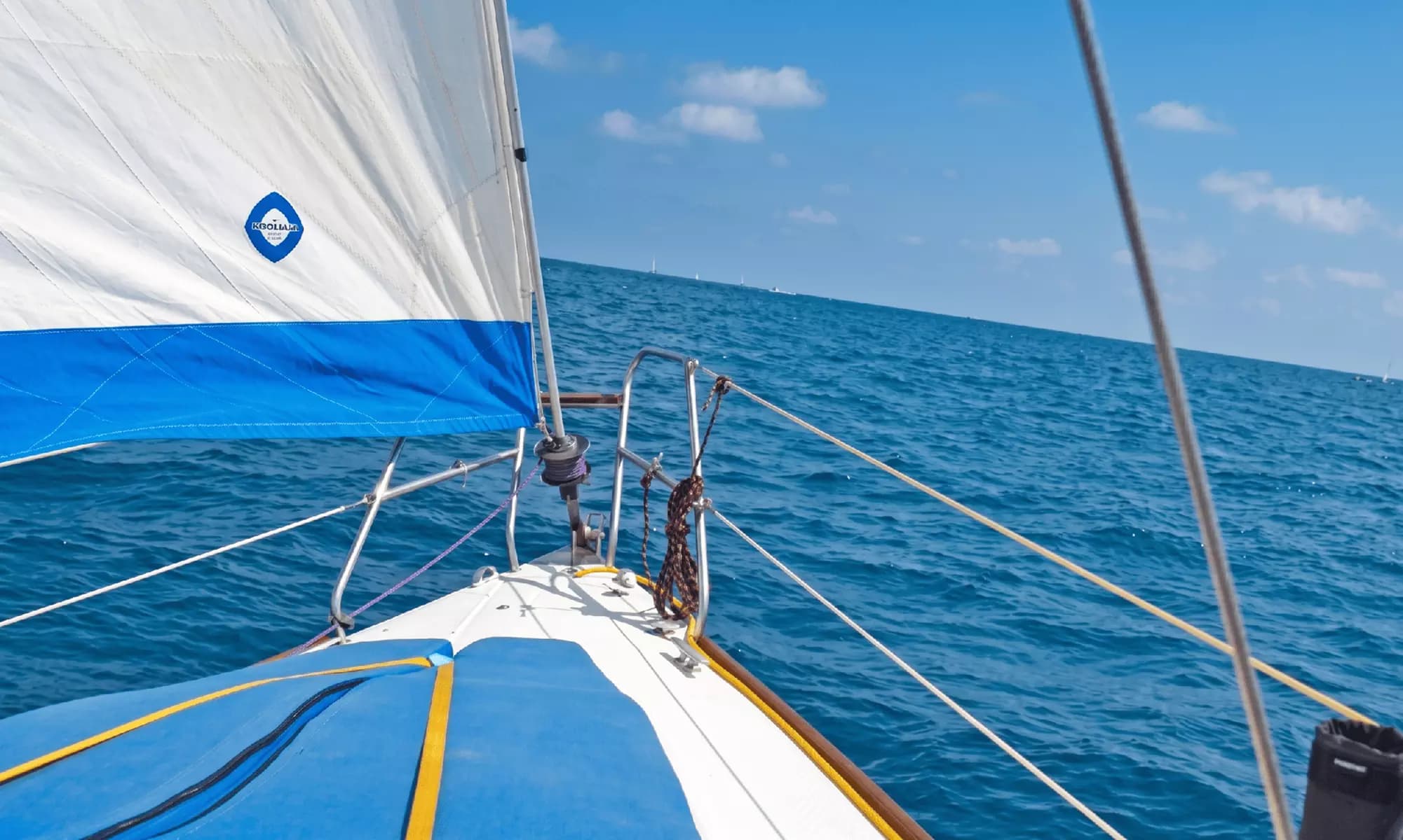 Paseo en Velero por la Costa de Barcelona